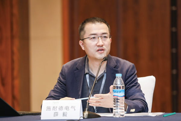 施耐德電氣中國(guó)區(qū)能效管理中壓業(yè)務(wù)、市場(chǎng)與戰(zhàn)略副總裁薛毅